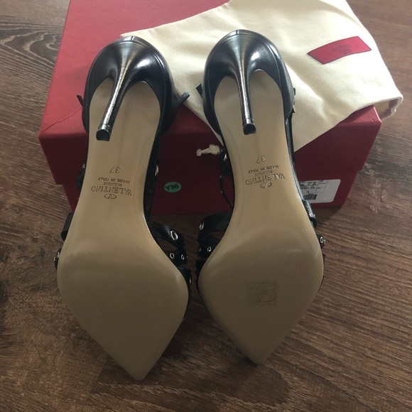 Authentic Valentino Garavani love latch heels sz7 - Picture 6 of 7